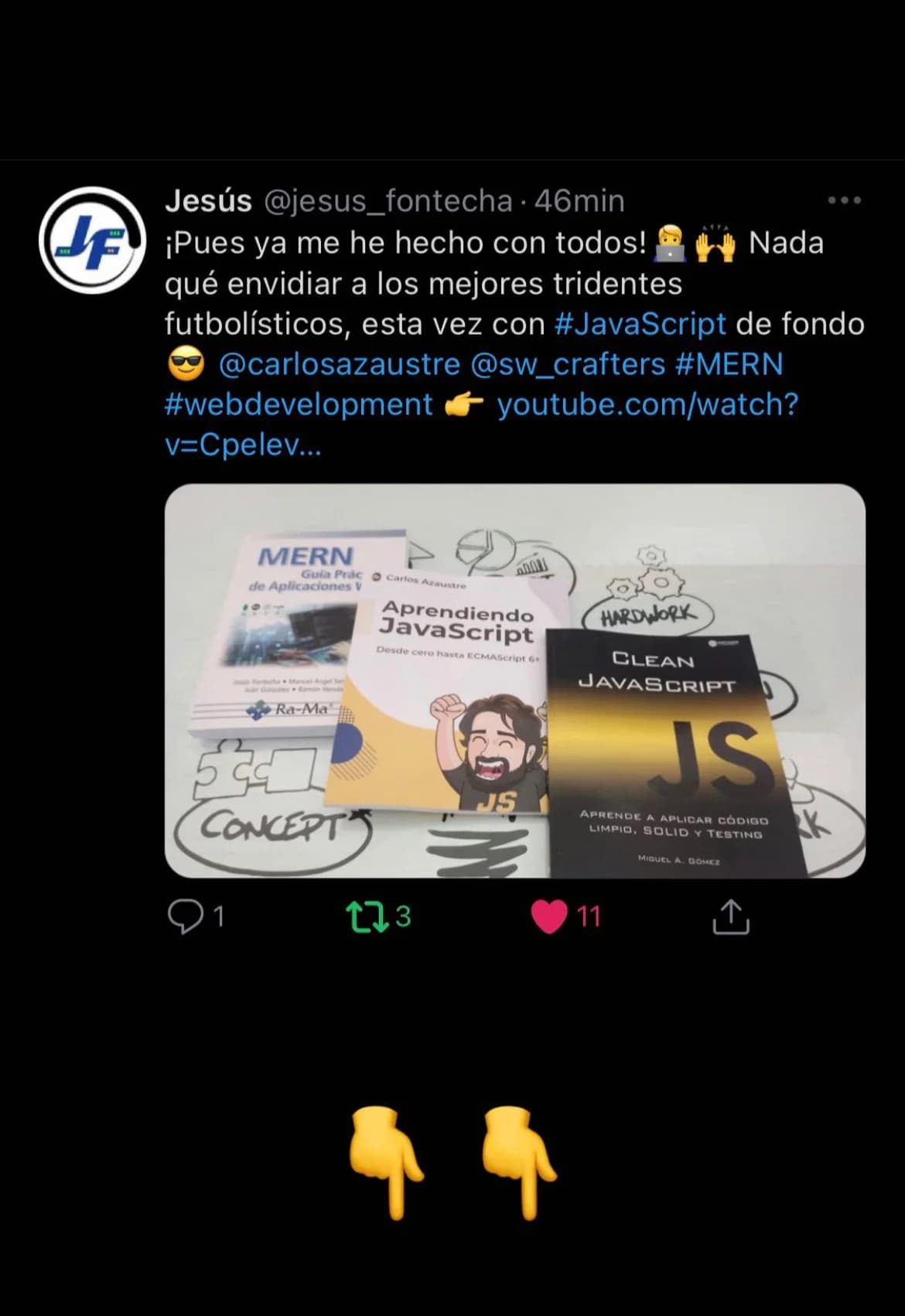 Fotografía de una persona leyendo Clean JavaScript 5